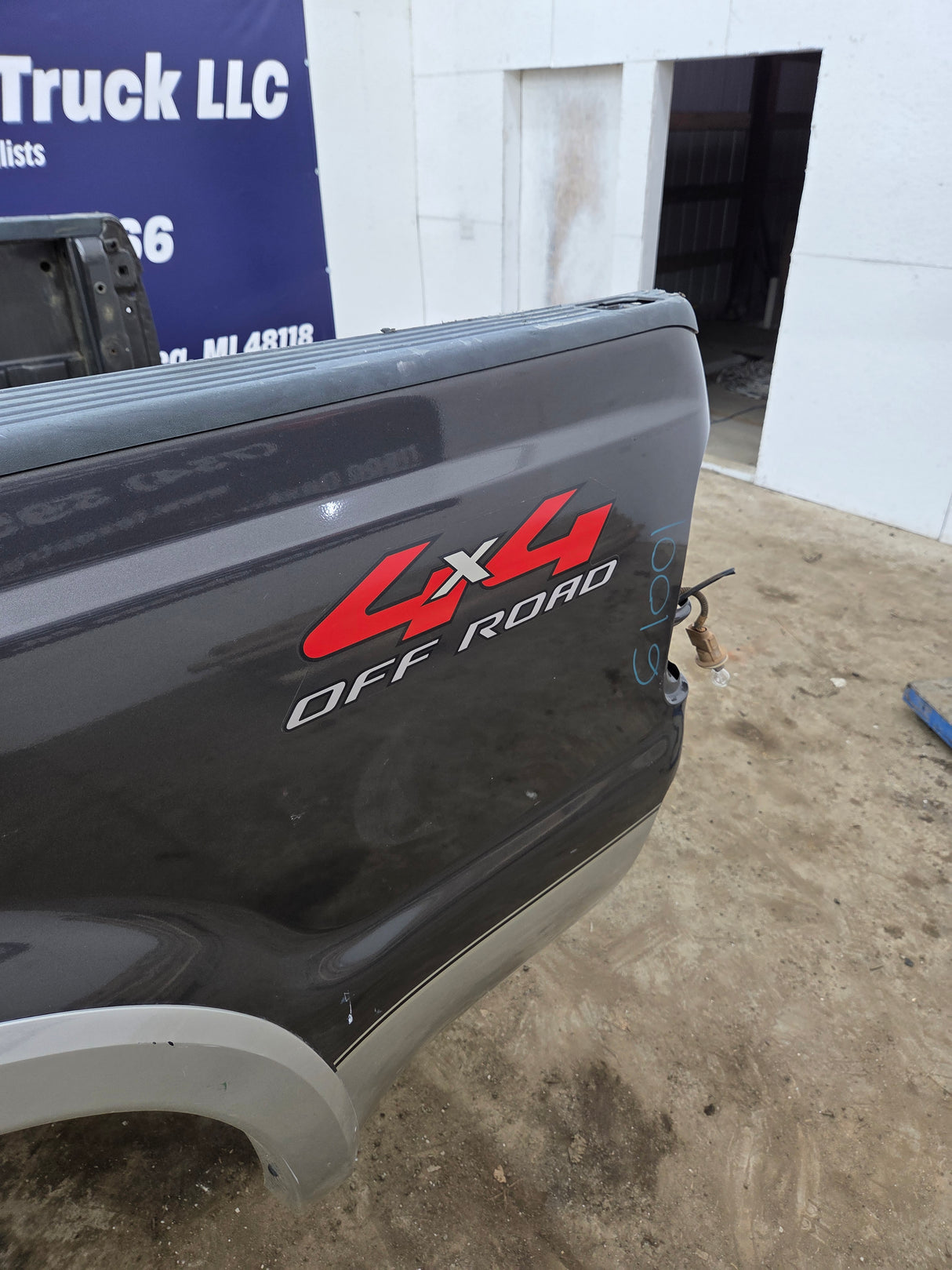 1999-2010 Ford Super Duty F250 F350 6' 9" Short Truck Bed