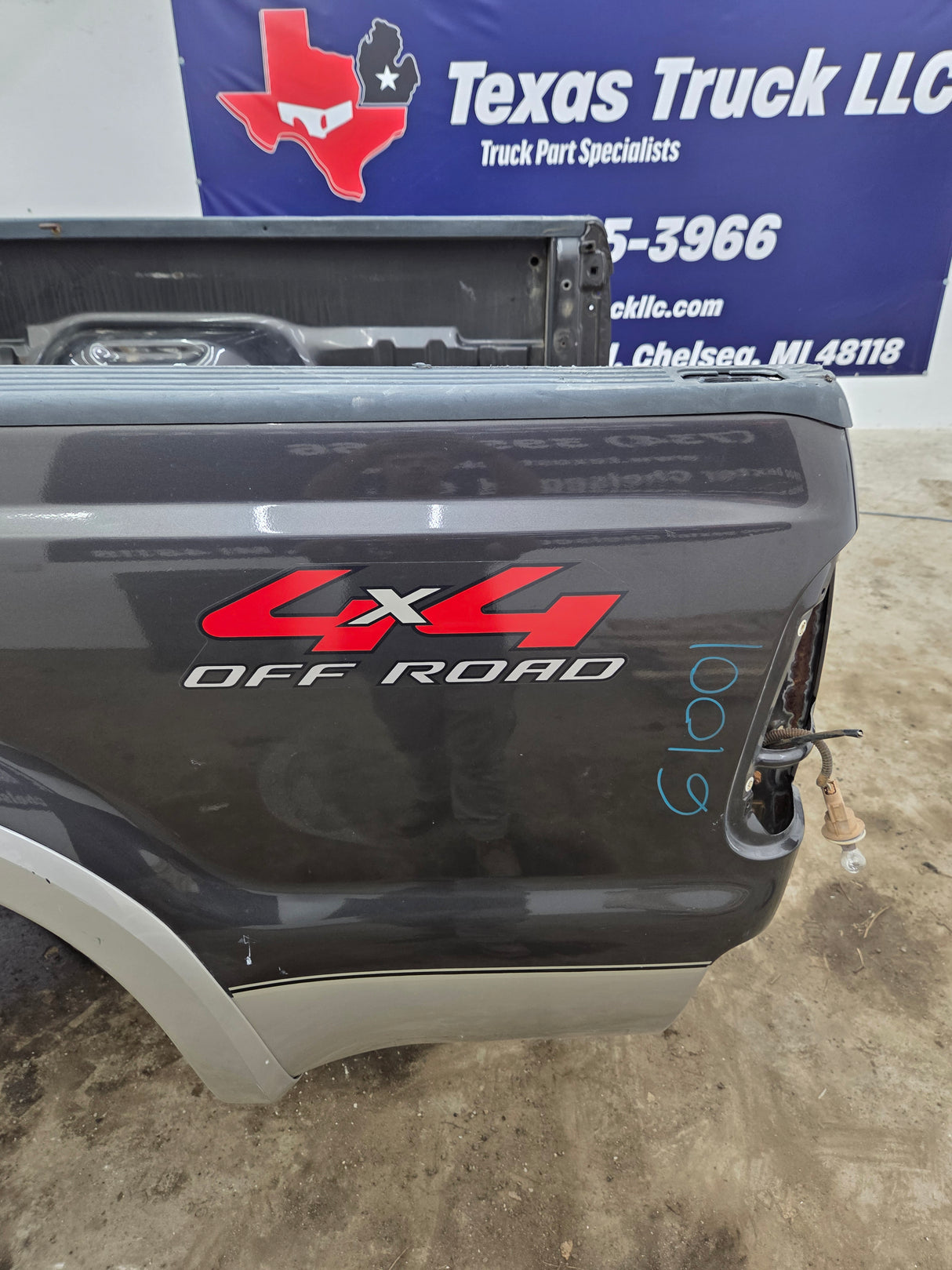 1999-2010 Ford Super Duty F250 F350 6' 9" Short Truck Bed