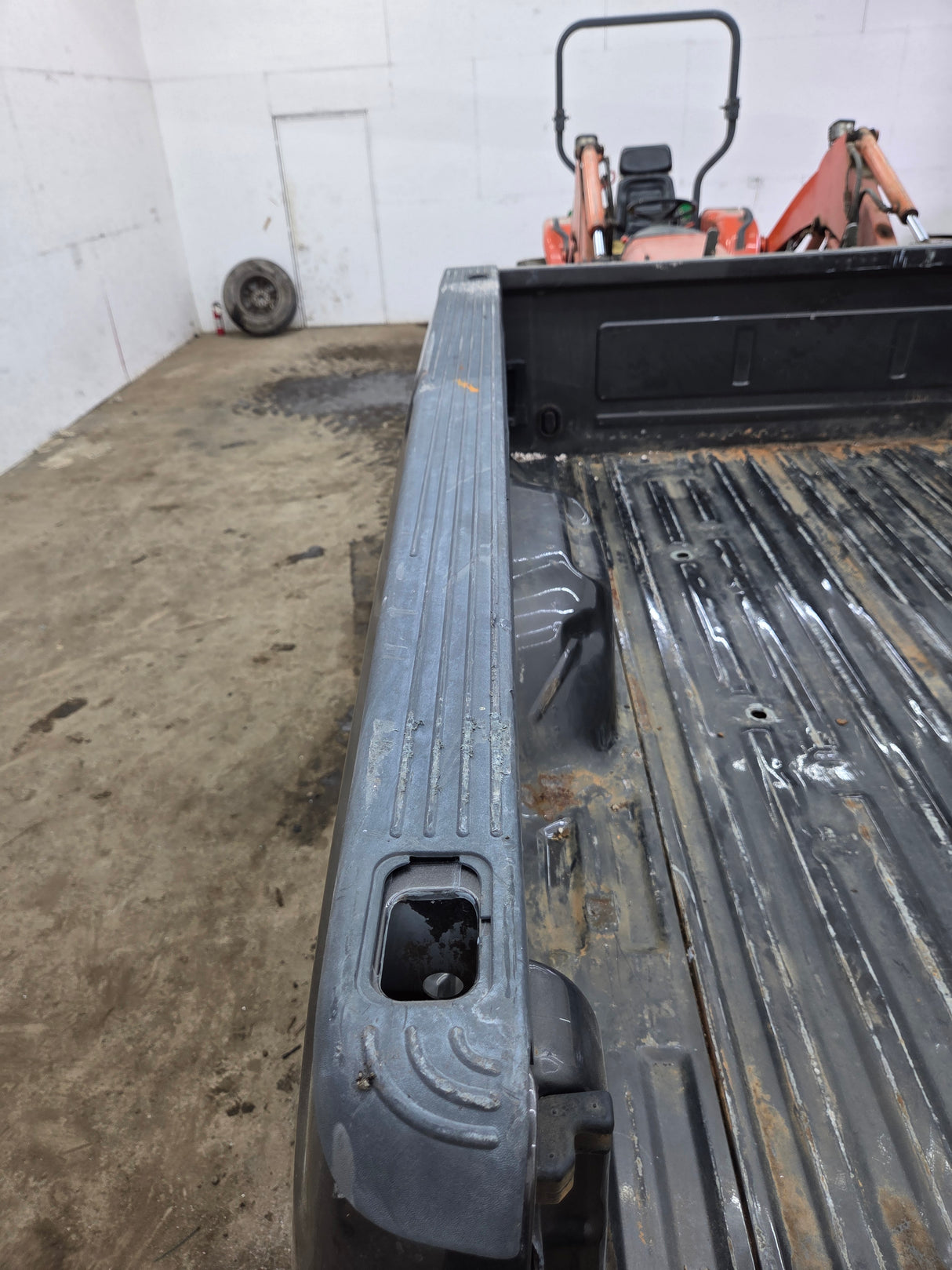 1999-2010 Ford Super Duty F250 F350 6' 9" Short Truck Bed