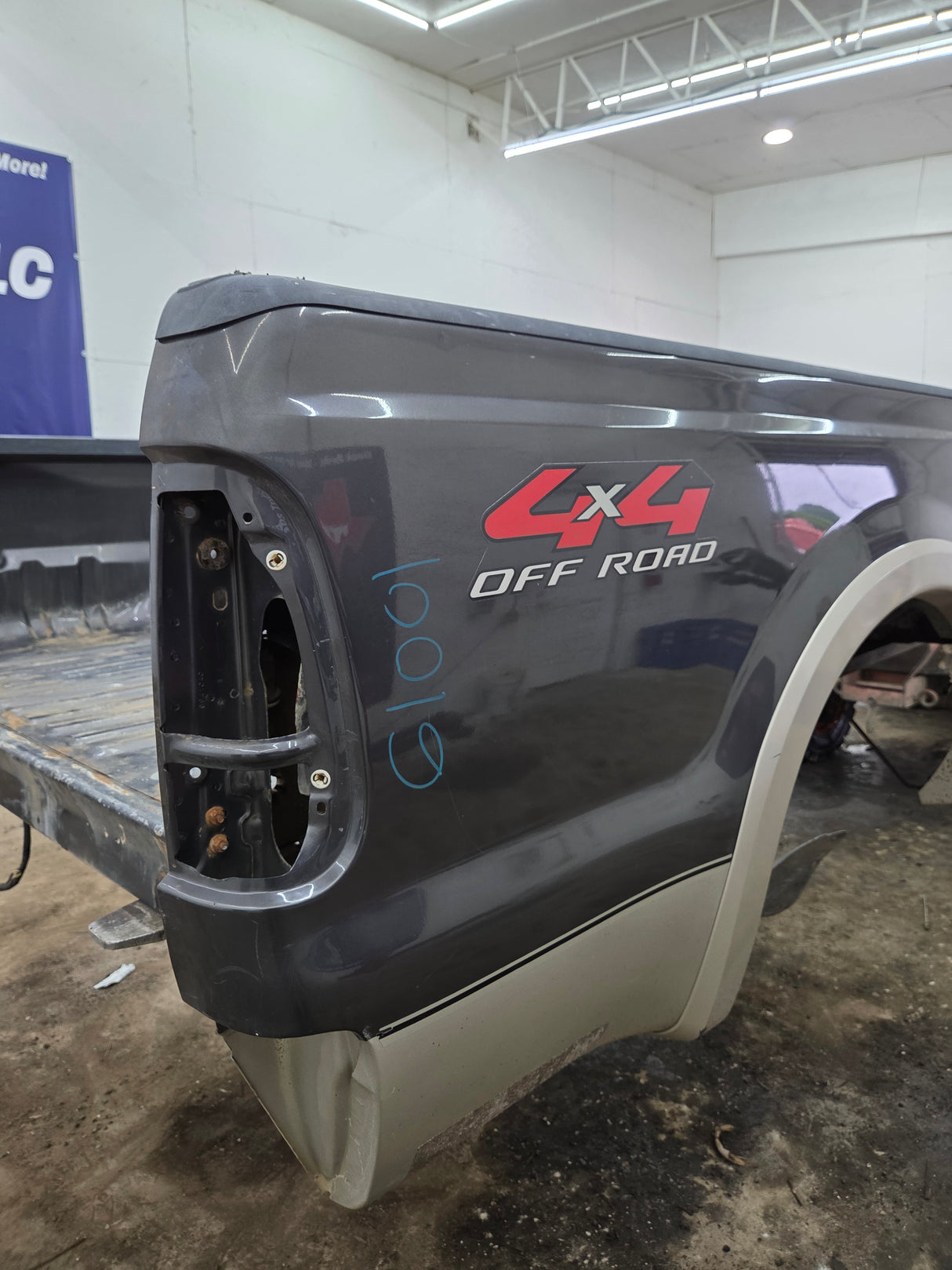 1999-2010 Ford Super Duty F250 F350 6' 9" Short Truck Bed