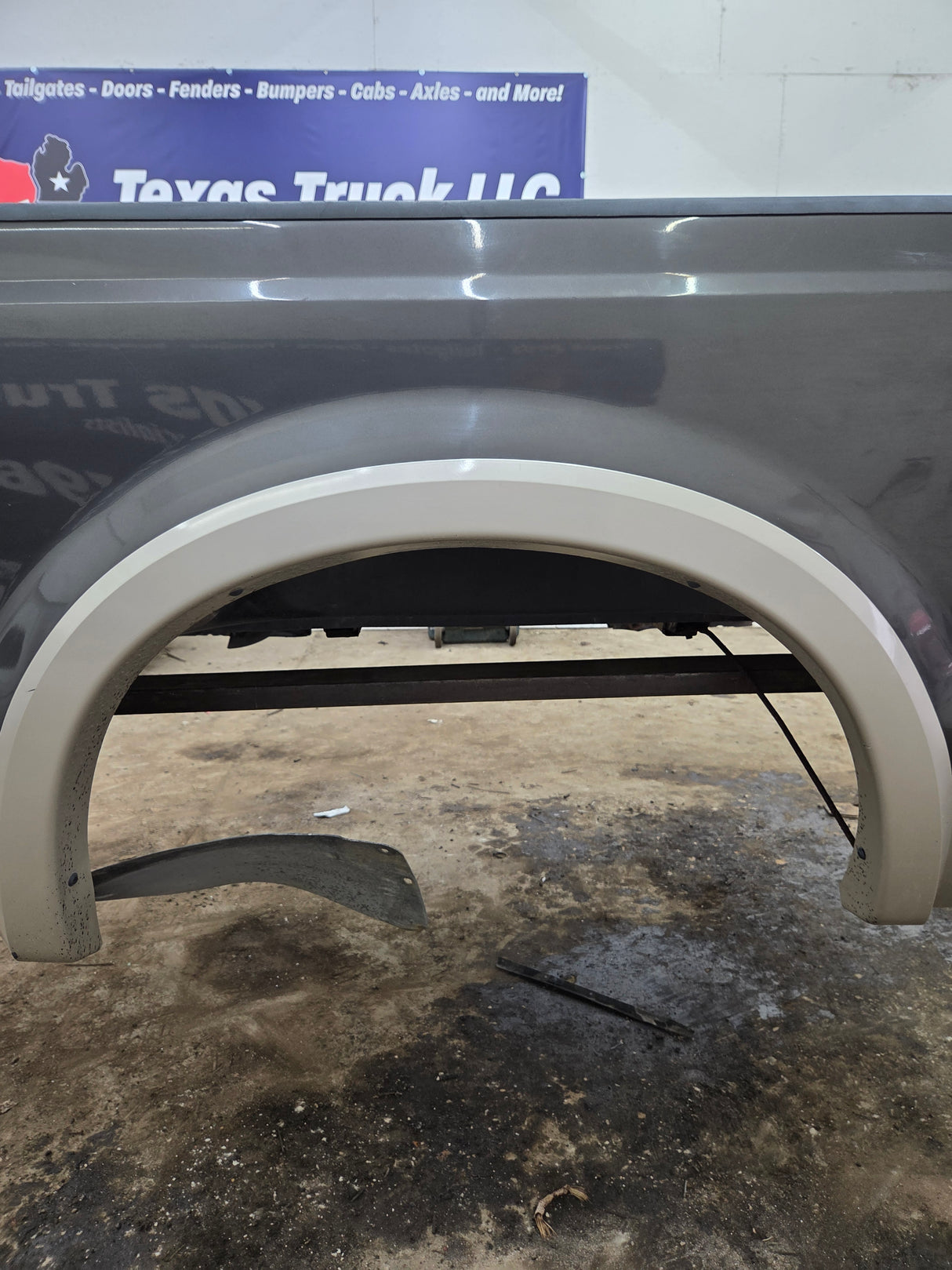 1999-2010 Ford Super Duty F250 F350 6' 9" Short Truck Bed