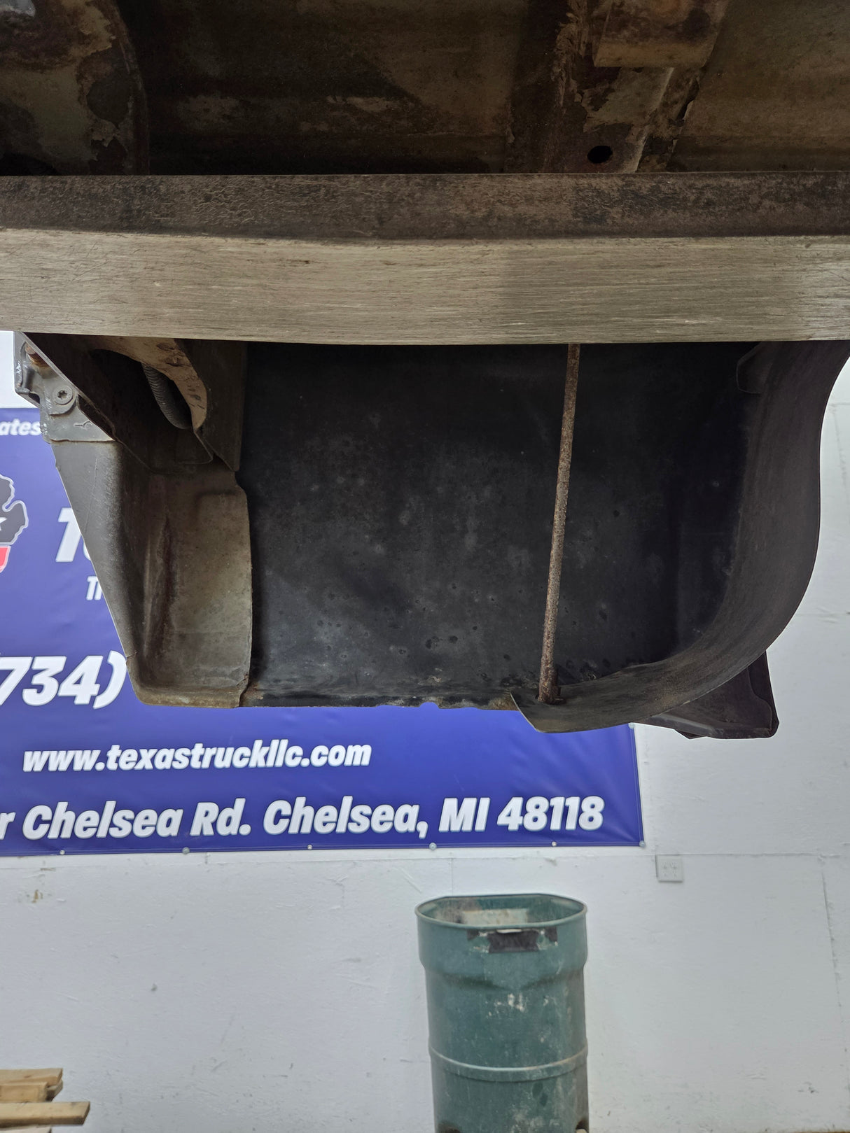 1999-2010 Ford Super Duty F250 F350 6' 9" Short Truck Bed