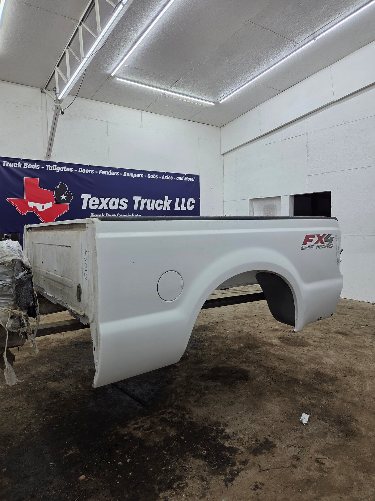 1999-2010 Ford Super Duty F250 F350 6' 9" Short Truck Bed