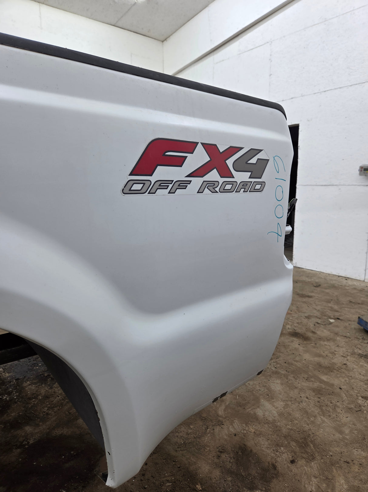 1999-2010 Ford Super Duty F250 F350 6' 9" Short Truck Bed