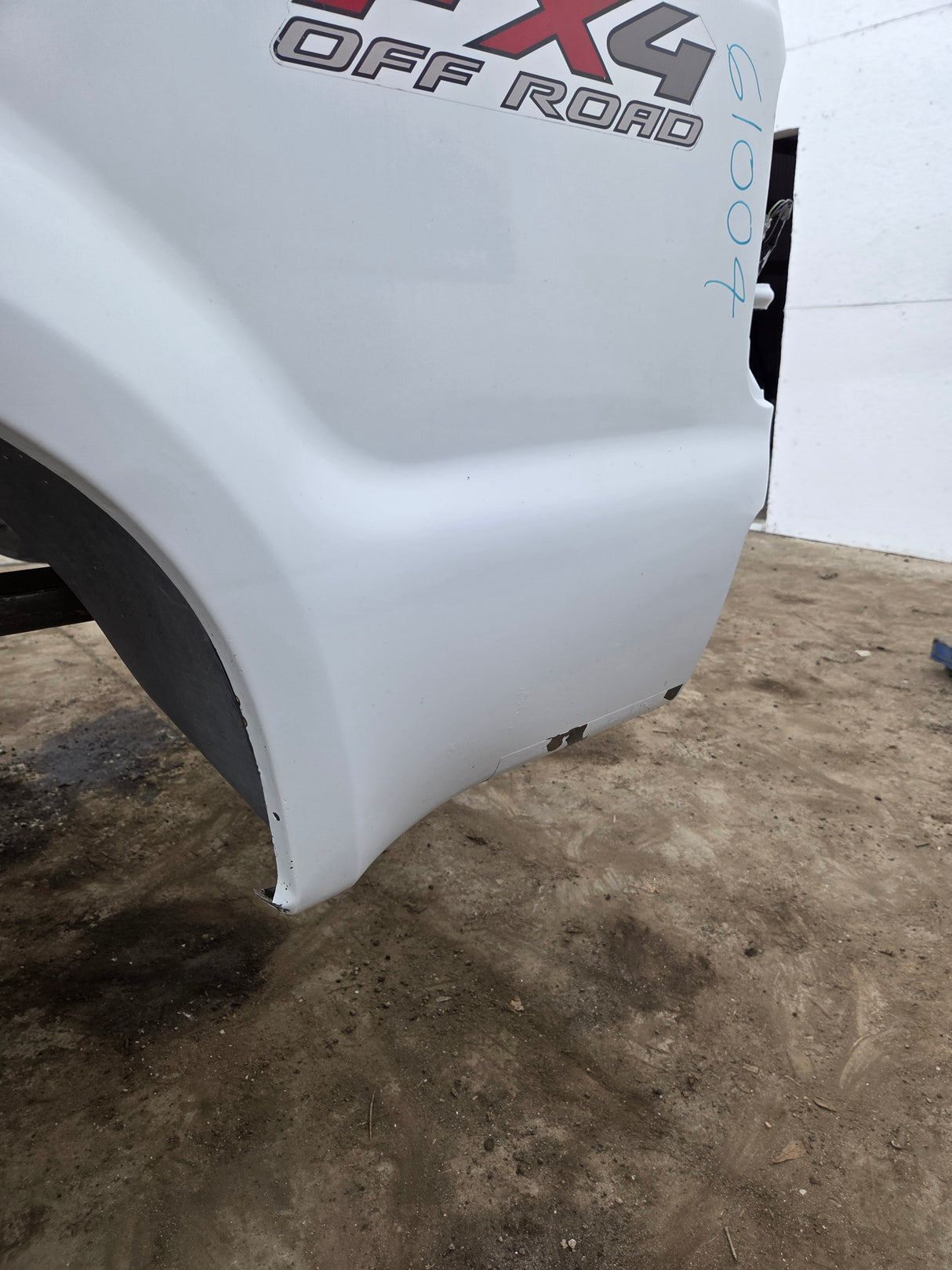 1999-2010 Ford Super Duty F250 F350 6' 9" Short Truck Bed