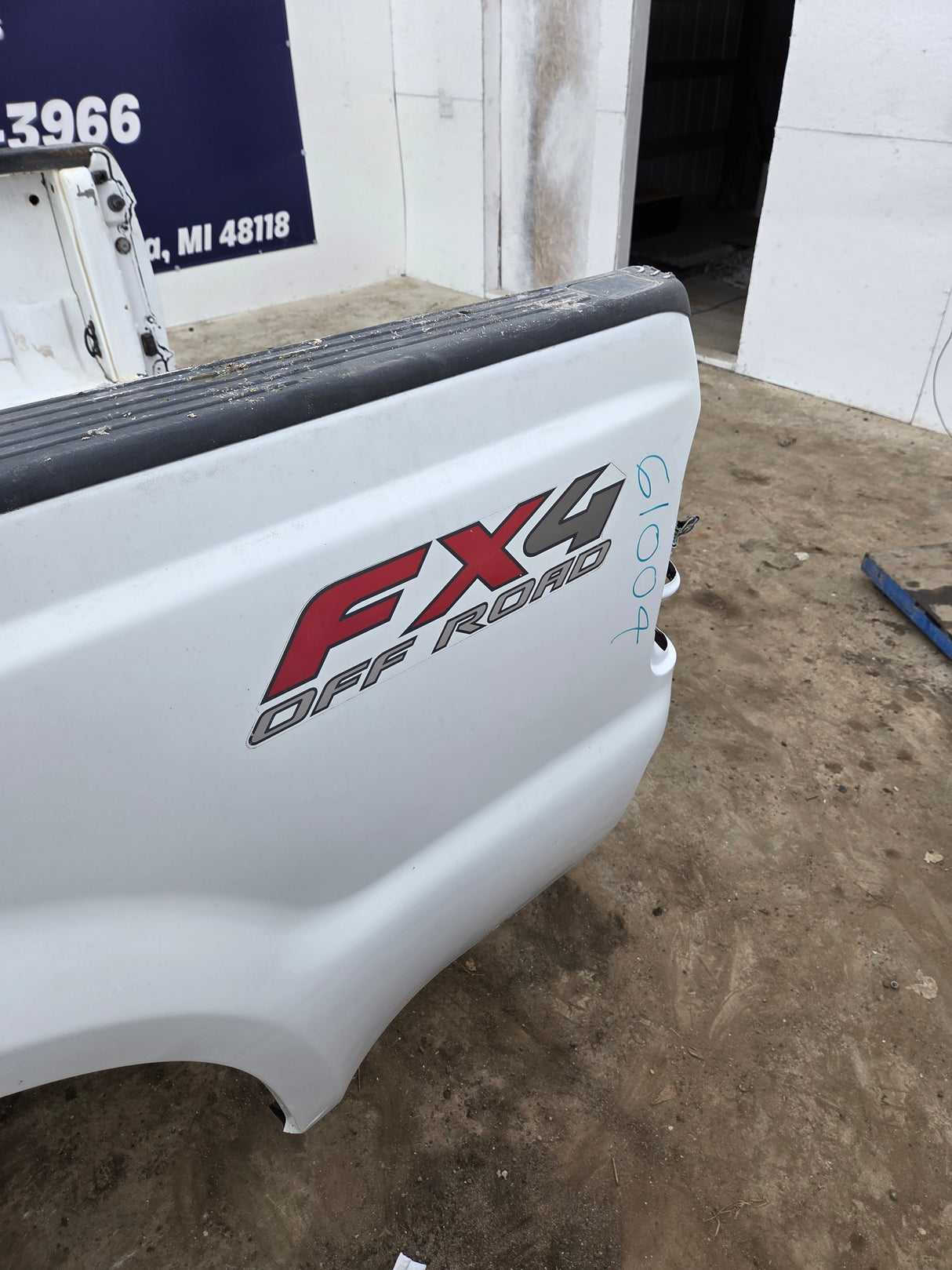 1999-2010 Ford Super Duty F250 F350 6' 9" Short Truck Bed