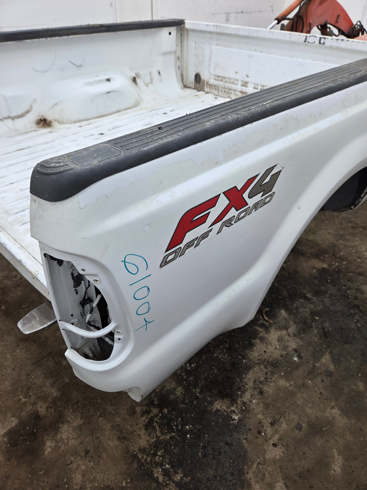 1999-2010 Ford Super Duty F250 F350 6' 9" Short Truck Bed