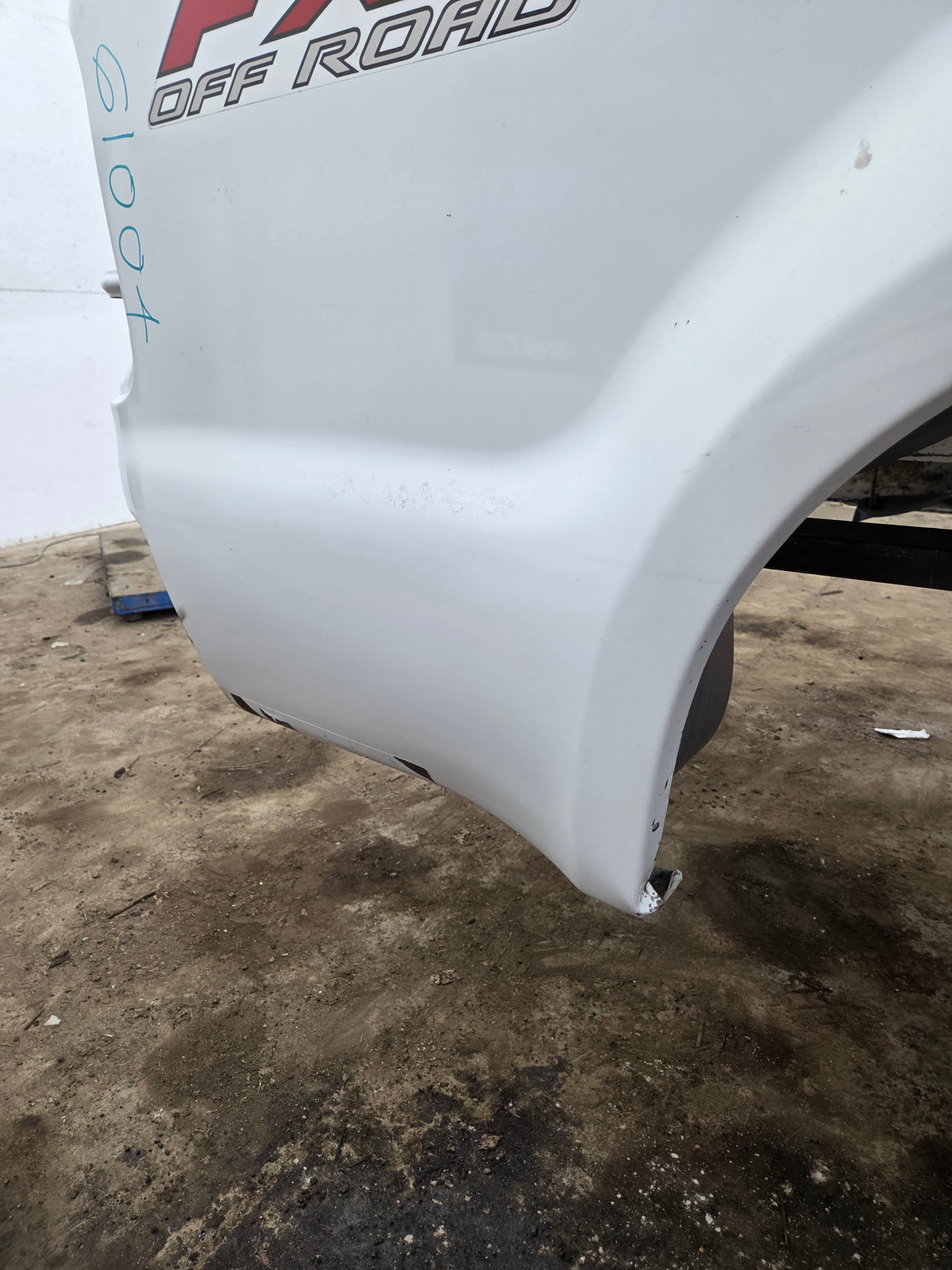 1999-2010 Ford Super Duty F250 F350 6' 9" Short Truck Bed