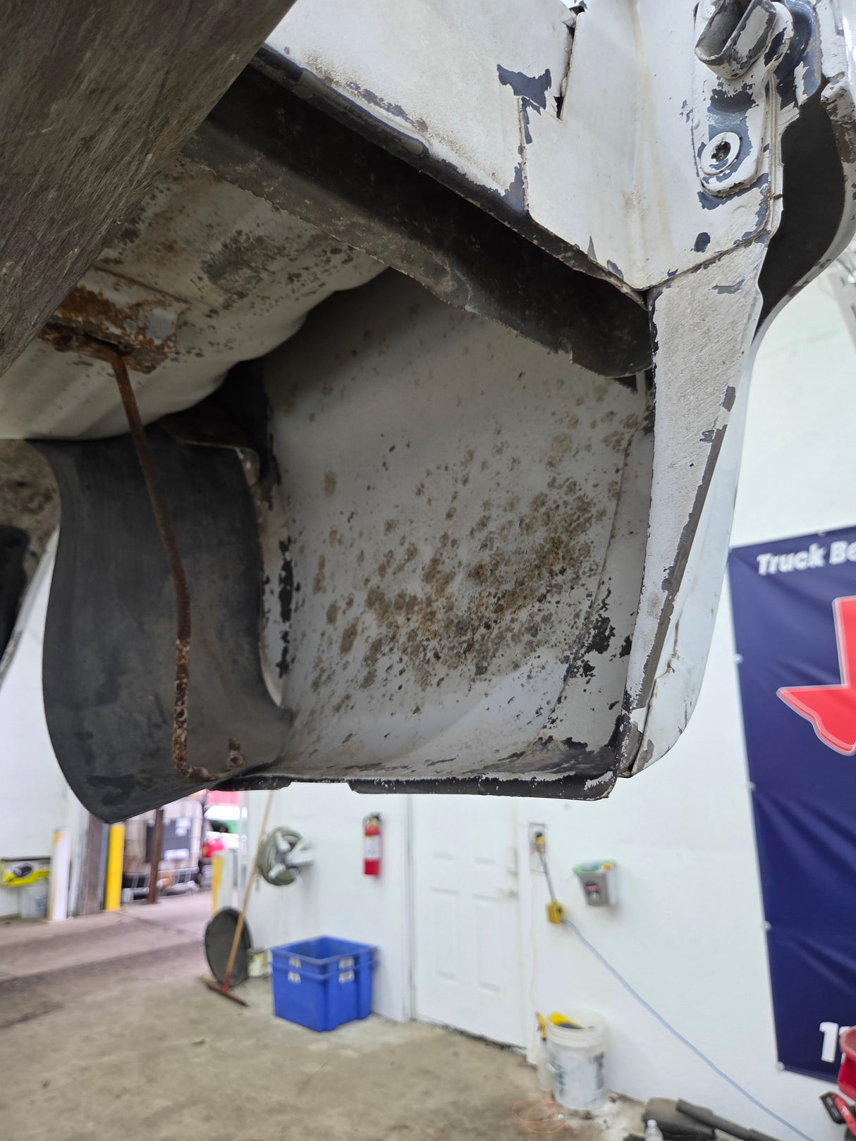 1999-2010 Ford Super Duty F250 F350 6' 9" Short Truck Bed
