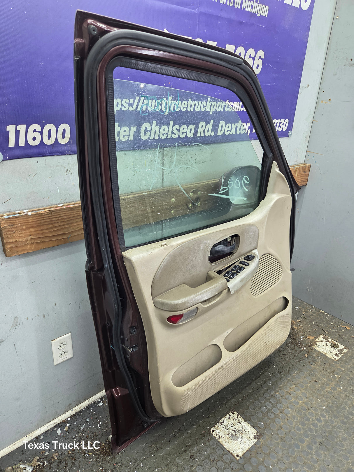 1997-2003 Ford F150 Crew Cab Driver Side LH Front Door