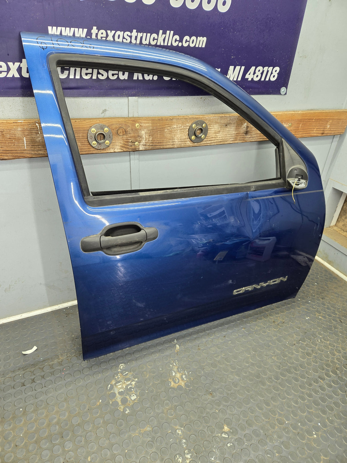 2004-2012 Chevrolet Colorado / GMC Canyon Passenger Side Crew Cab Door RH