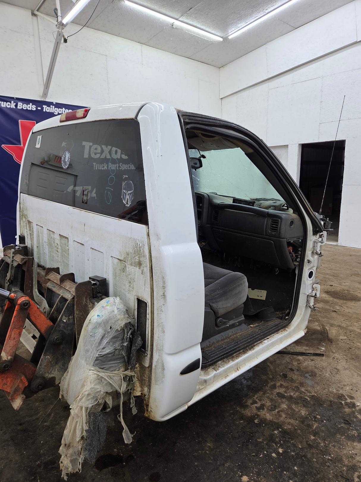 1999-2007 Chevrolet Silverado / GMC Sierra 1500 2500 HD 3500HD Regular Cab Body - Summit white