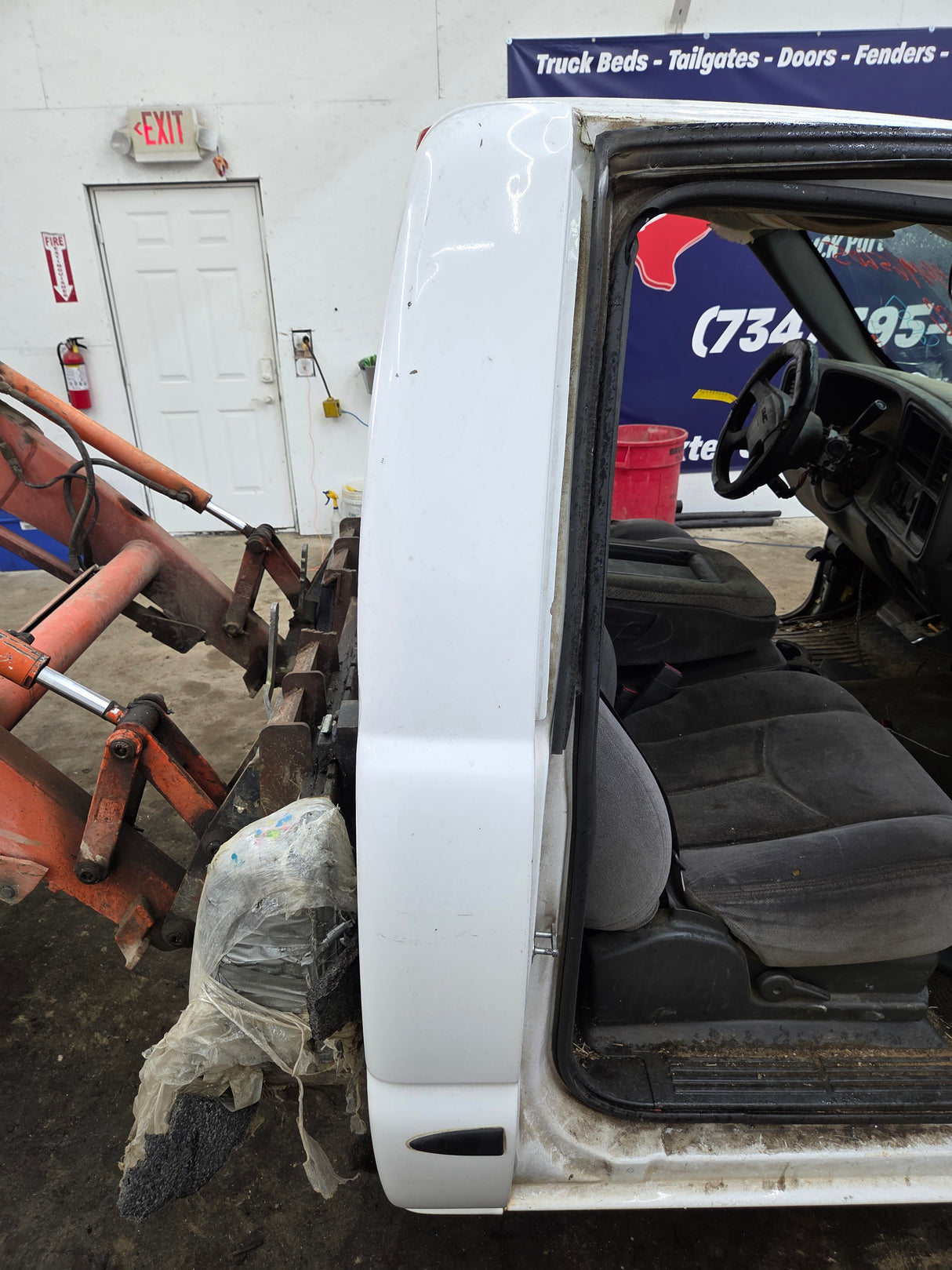 1999-2007 Chevrolet Silverado / GMC Sierra 1500 2500 HD 3500HD Regular Cab Body - Summit white