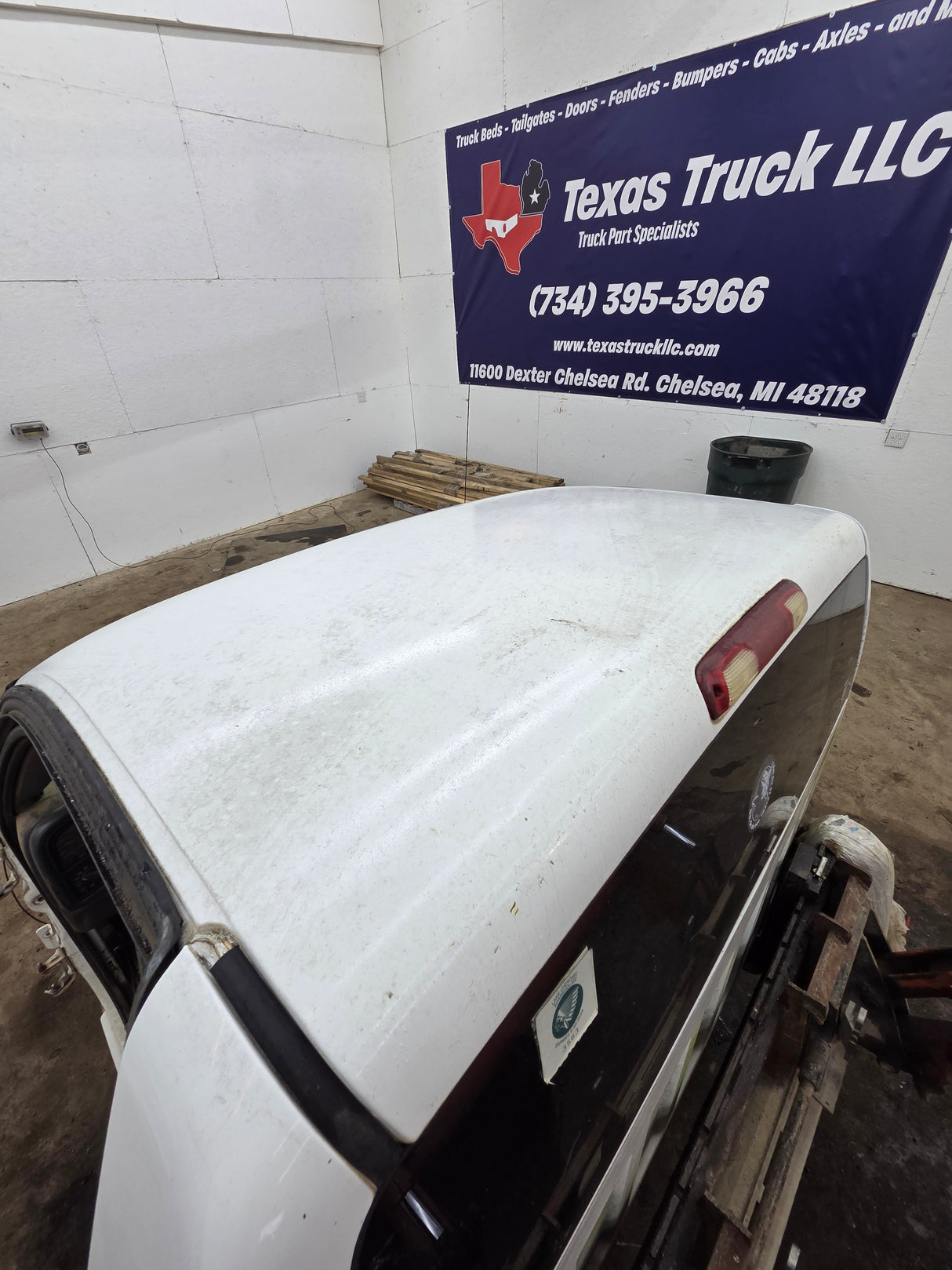 1999-2007 Chevrolet Silverado / GMC Sierra 1500 2500 HD 3500HD Regular Cab Body - Summit white
