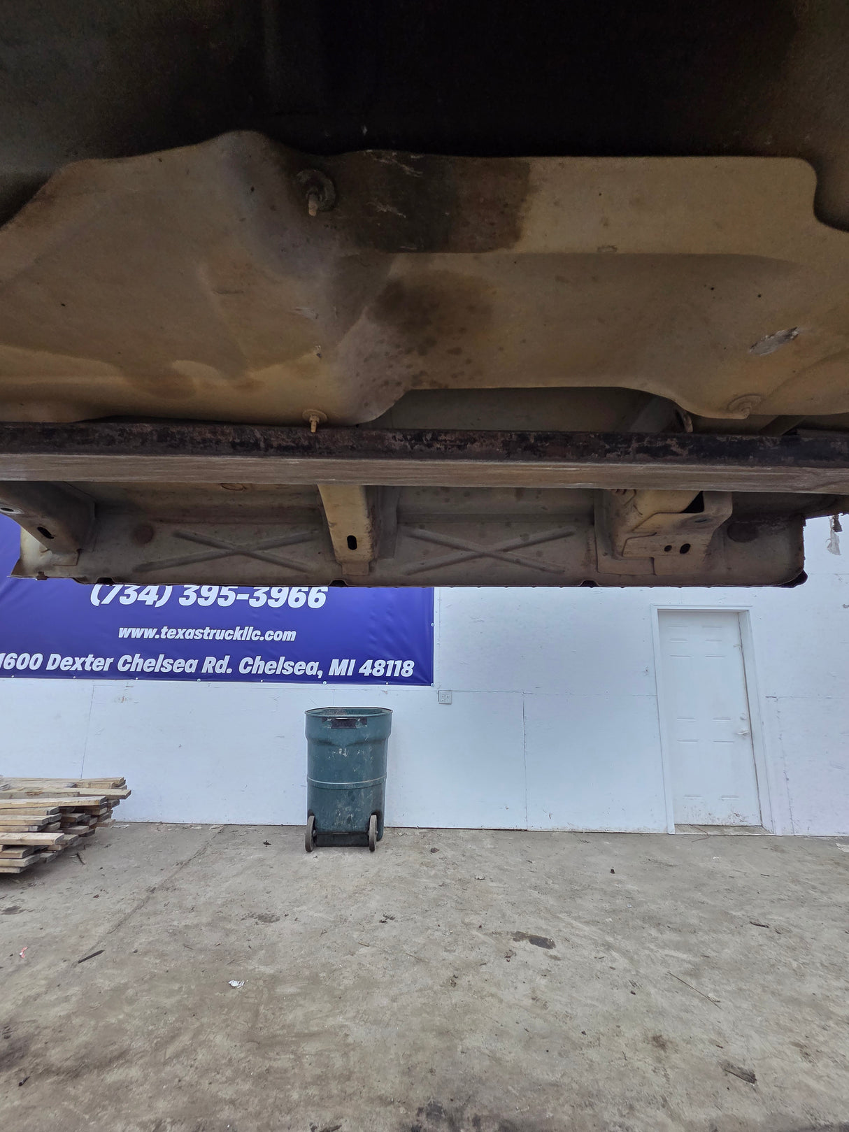 1999-2007 Chevrolet Silverado / GMC Sierra 1500 2500 HD 3500HD Regular Cab Body - Summit white