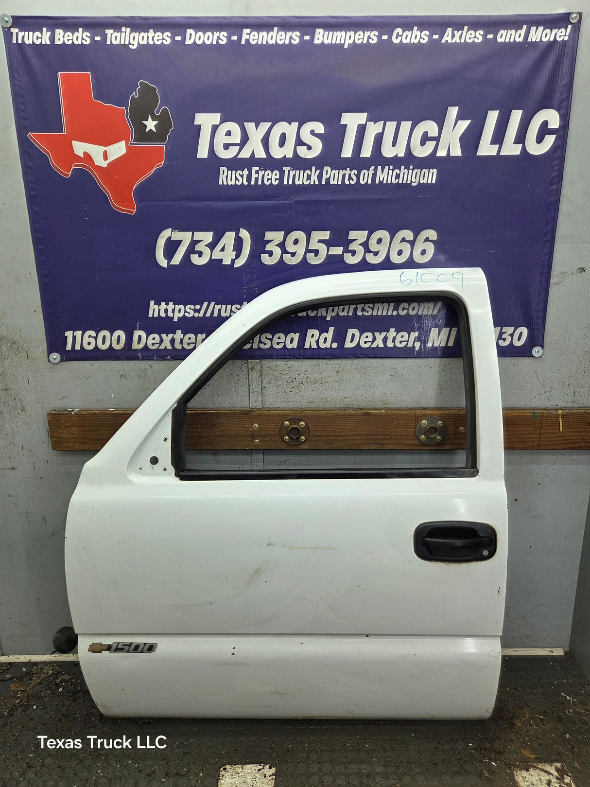 1999-2006 Chevrolet Silverado / GMC Sierra 1500 2500 3500 HD Front Driver Side Door LH
