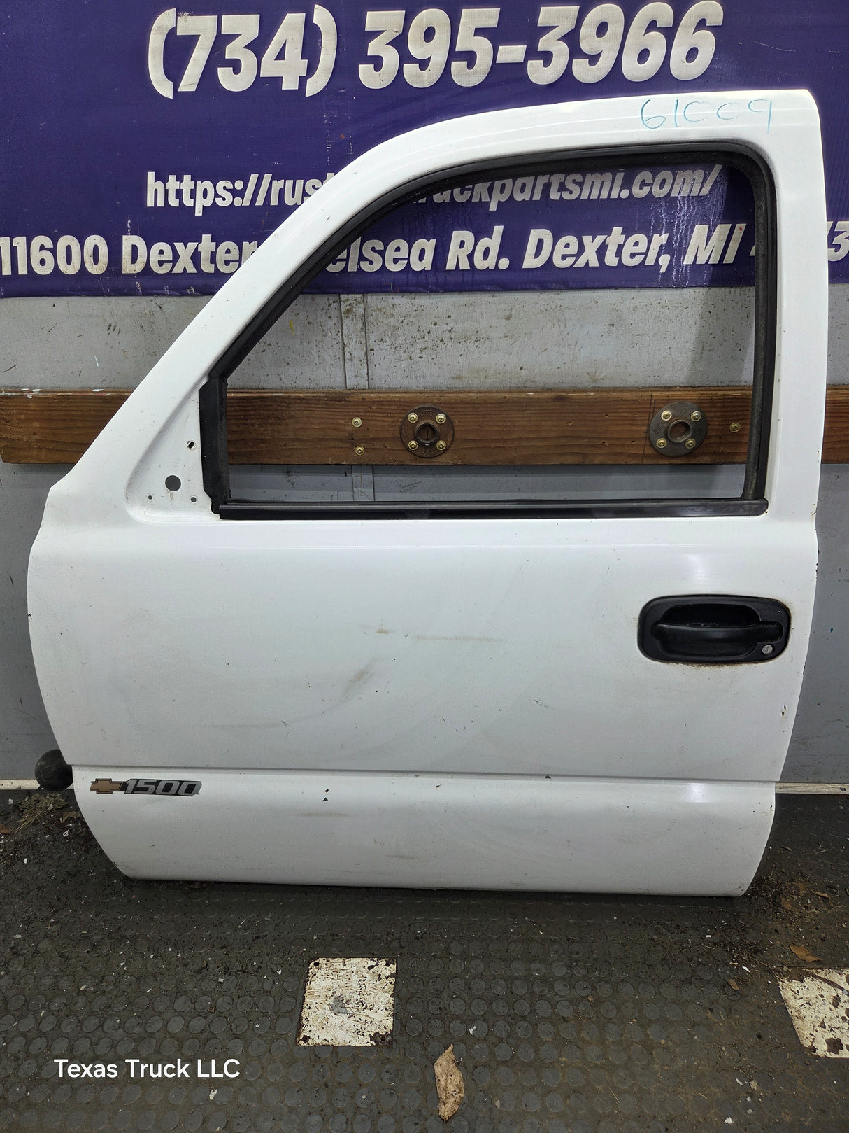 1999-2006 Chevrolet Silverado / GMC Sierra 1500 2500 3500 HD Front Driver Side Door LH