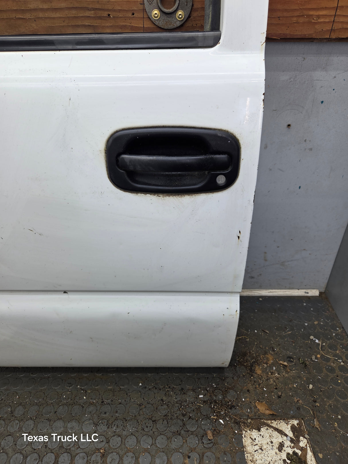 1999-2006 Chevrolet Silverado / GMC Sierra 1500 2500 3500 HD Front Driver Side Door LH