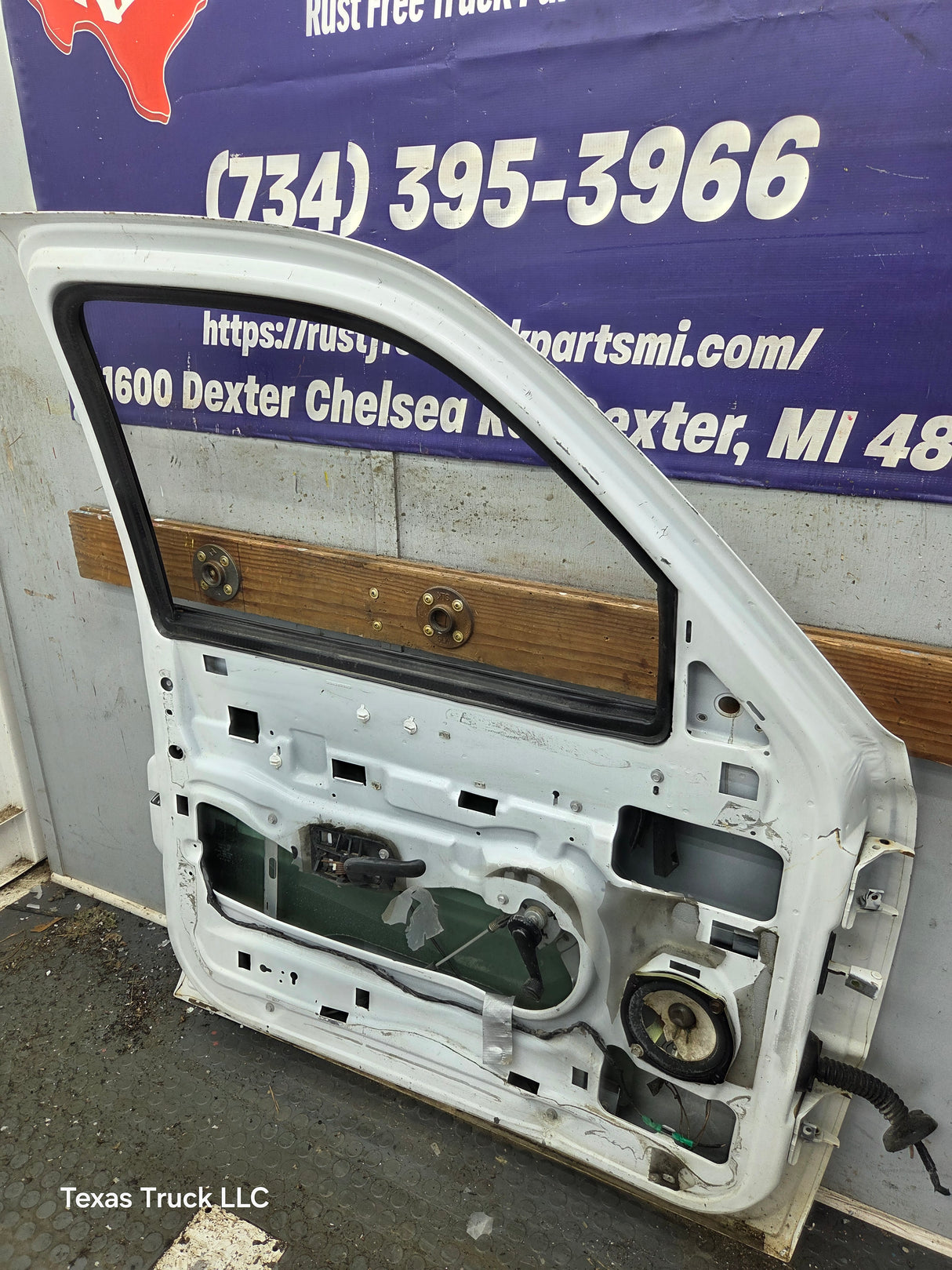 1999-2006 Chevrolet Silverado / GMC Sierra 1500 2500 3500 HD Front Driver Side Door LH