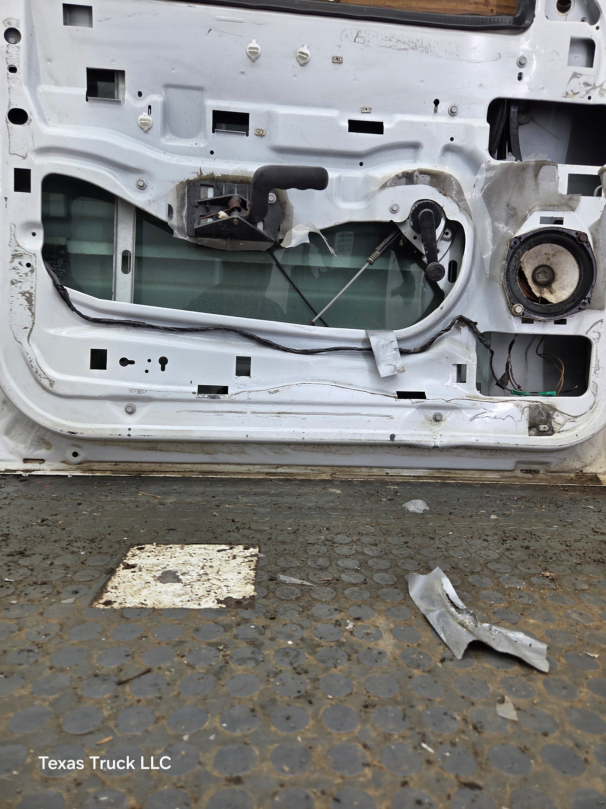 1999-2006 Chevrolet Silverado / GMC Sierra 1500 2500 3500 HD Front Driver Side Door LH