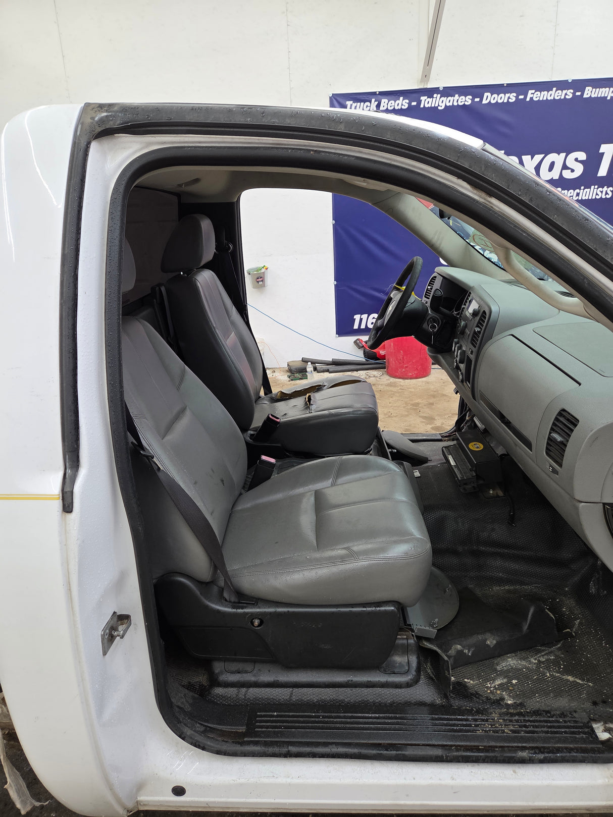 2007-2013 Chevrolet Silverado / GMC Sierra 1500 2500 3500 HD Regular Cab