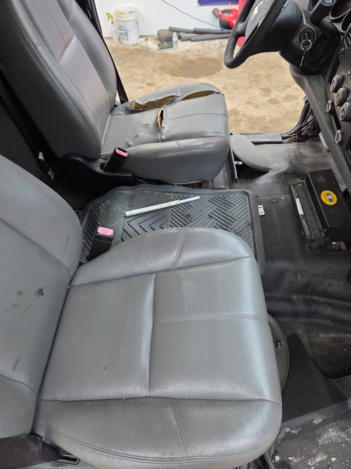 2007-2013 Chevrolet Silverado / GMC Sierra 1500 2500 3500 HD Regular Cab