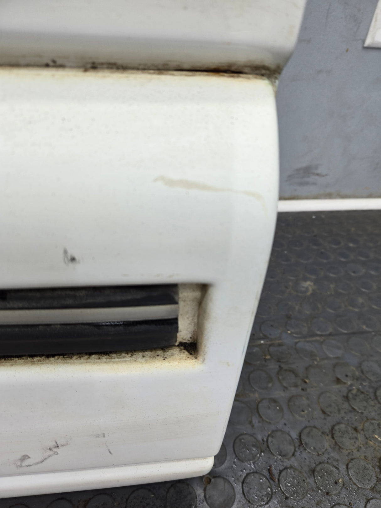 1999-2007 Chevrolet Silverado / GMC Sierra 1500 2500 3500 HD Rear Driver side LH Crew Cab rear door