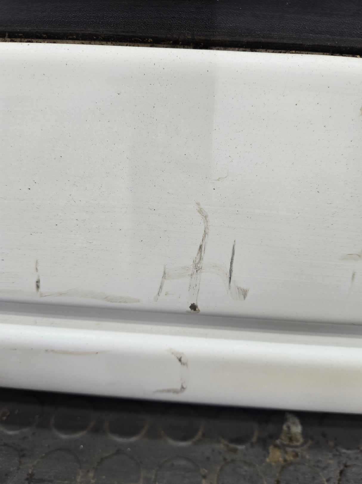 1999-2007 Chevrolet Silverado / GMC Sierra 1500 2500 3500 HD Rear Driver side LH Crew Cab rear door