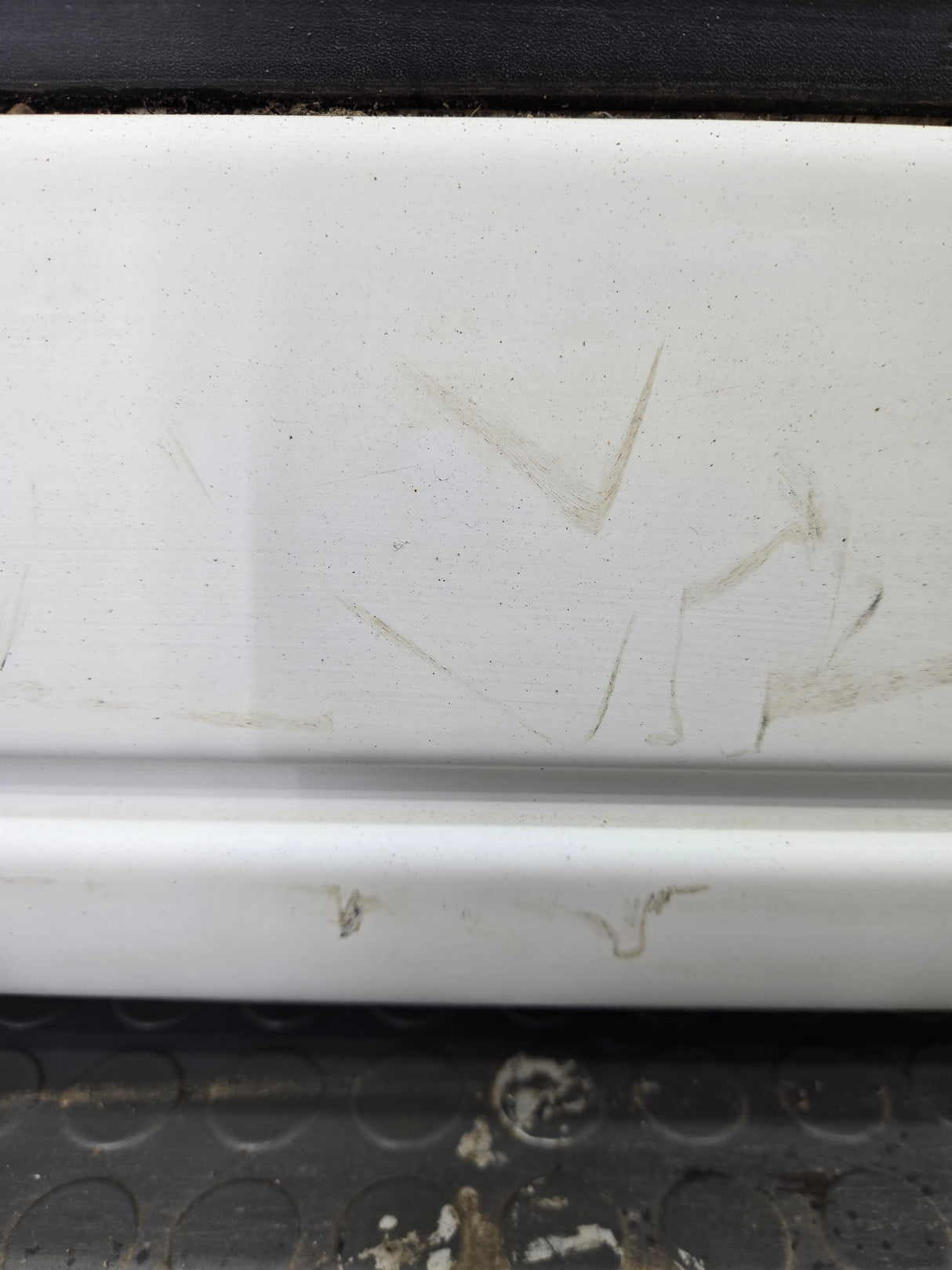 1999-2007 Chevrolet Silverado / GMC Sierra 1500 2500 3500 HD Rear Driver side LH Crew Cab rear door