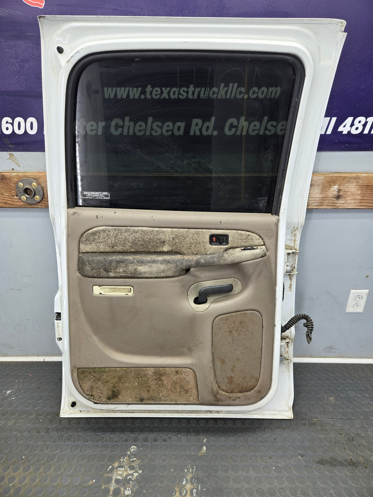 1999-2007 Chevrolet Silverado / GMC Sierra 1500 2500 3500 HD Rear Driver side LH Crew Cab rear door