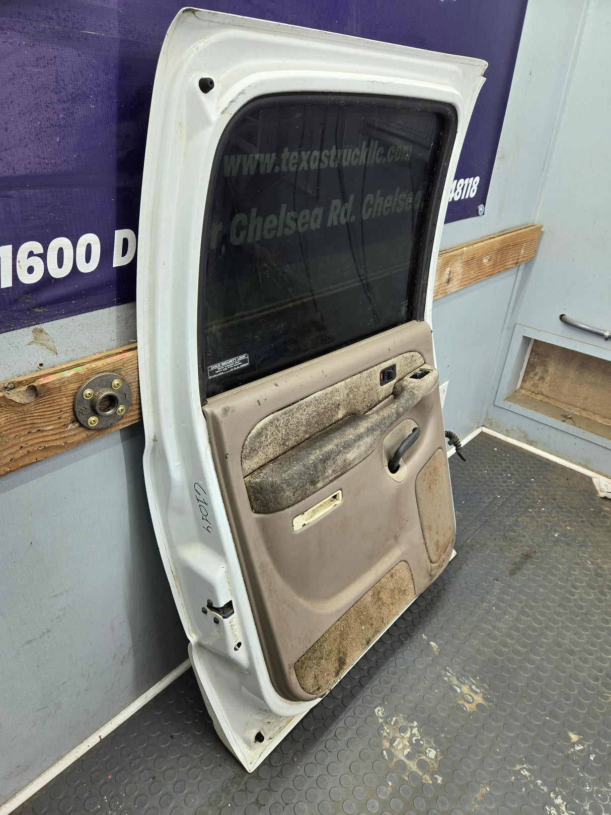 1999-2007 Chevrolet Silverado / GMC Sierra 1500 2500 3500 HD Rear Driver side LH Crew Cab rear door