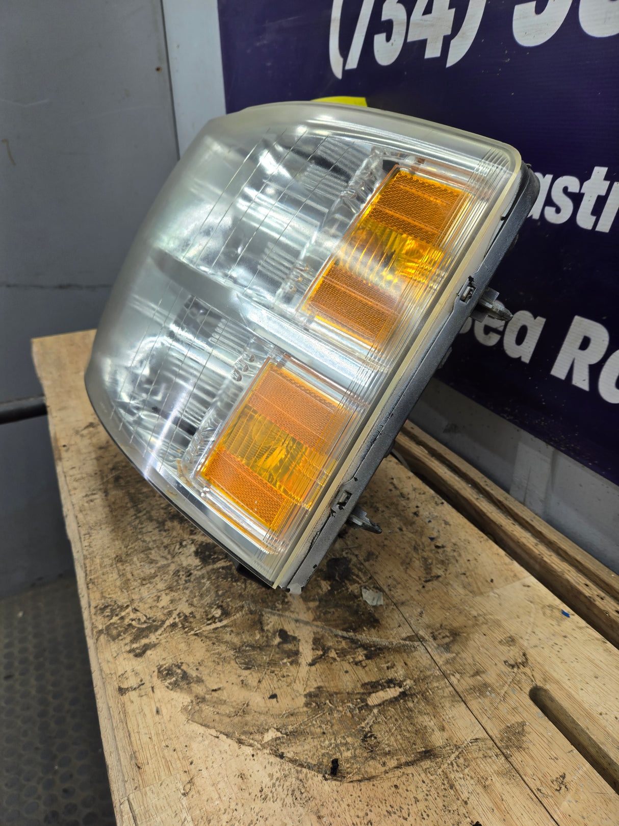 2007-2013 Chevrolet Silverado 1500 2500 3500 LH Driver Side Halogen Headlight