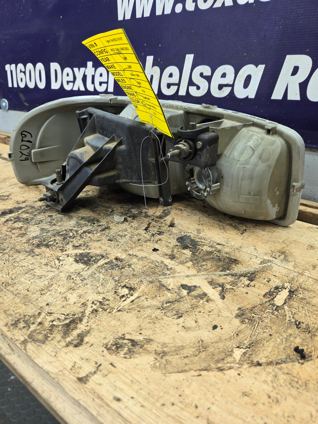 1999-2007 GMC Sierra Yukon 1500 2500 3500 LH Driver Side Headlight 16524543