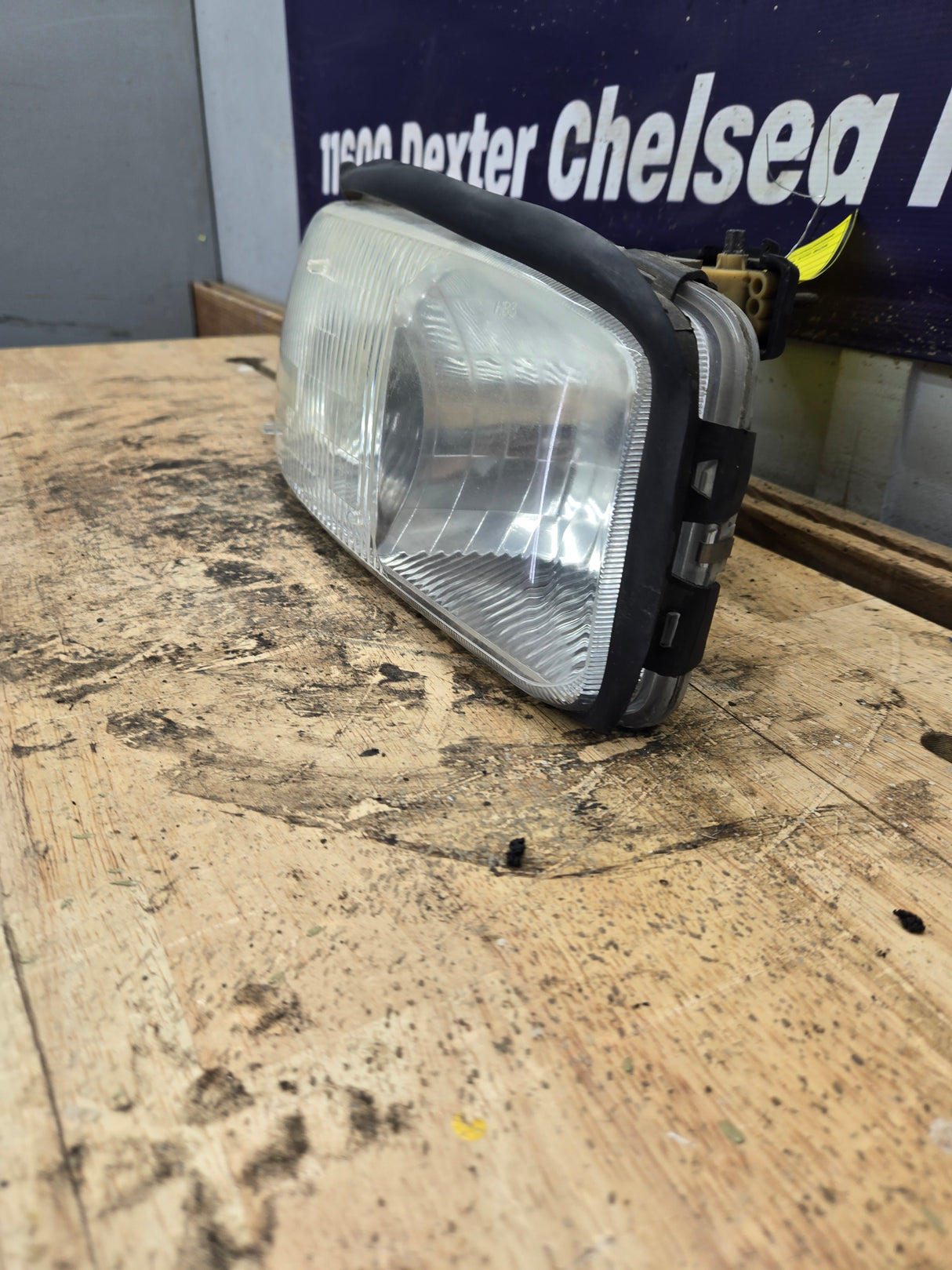 1999-2007 GMC Sierra Yukon 1500 2500 3500 RH Passenger Side Headlight Assembly 16524542