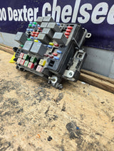 2003-2005 Chevrolet Silverado / GMC Sierra 1500 250 3500 Engine Bay Fuse Box - 15201928