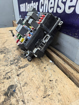 2003-2005 Chevrolet Silverado / GMC Sierra 1500 250 3500 Engine Bay Fuse Box - 15201928