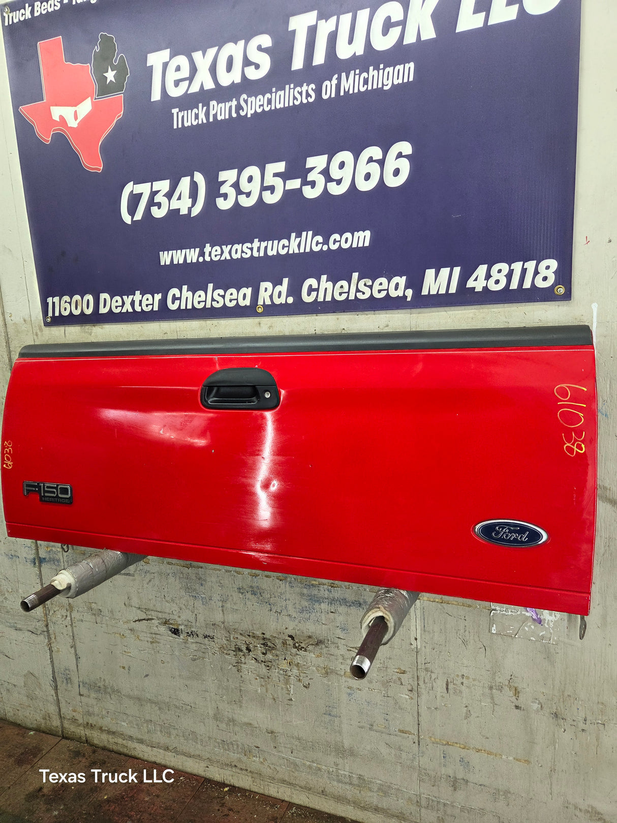 1997-2003 F150 / 1999-2007 Ford F250 F350 F450 F550 Super Duty Tailgate