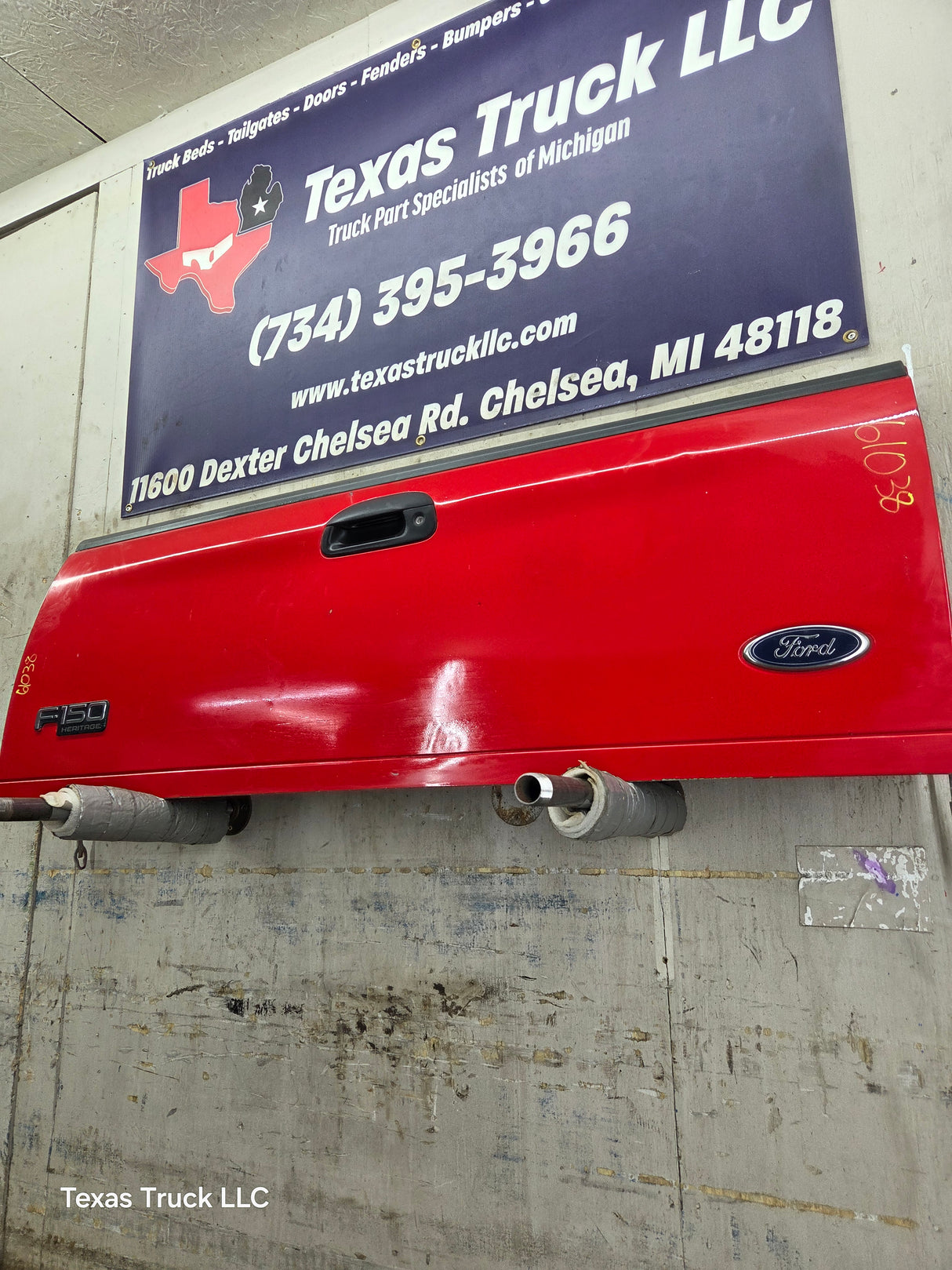 1997-2003 F150 / 1999-2007 Ford F250 F350 F450 F550 Super Duty Tailgate