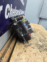 2003-2005 Chevrolet Silverado / GMC Sierra 1500 250 3500 Engine Bay Fuse Box - 15201928