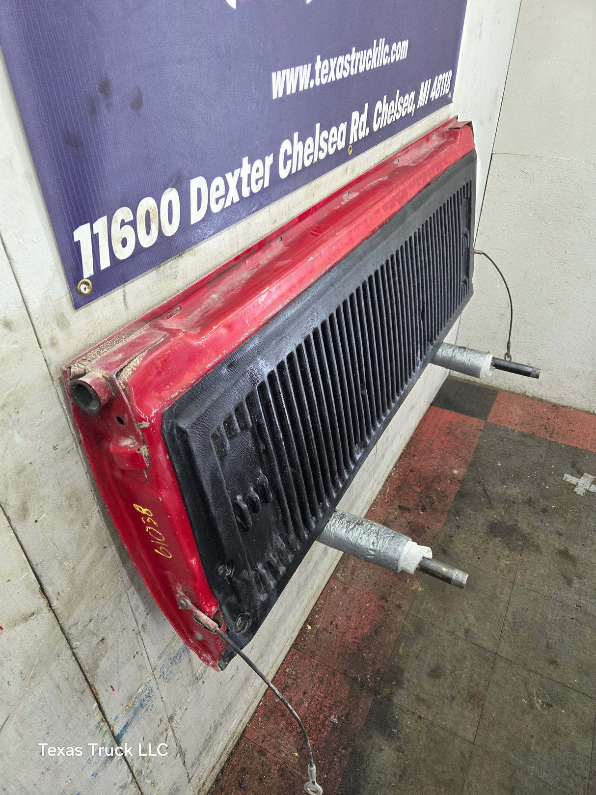 1997-2003 F150 / 1999-2007 Ford F250 F350 F450 F550 Super Duty Tailgate