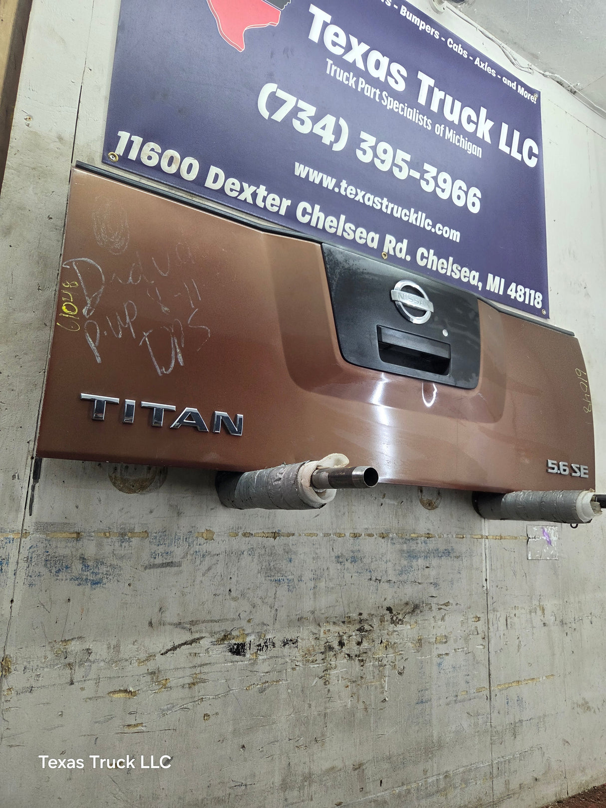 2004-2012 Nissan Titan Tailgate