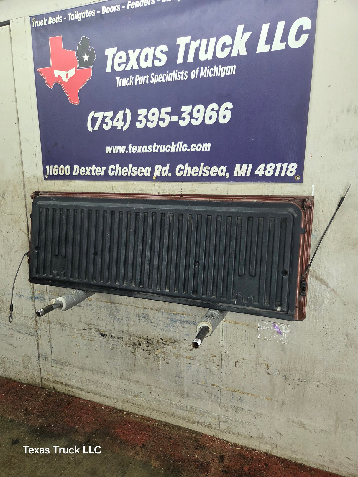 2004-2012 Nissan Titan Tailgate
