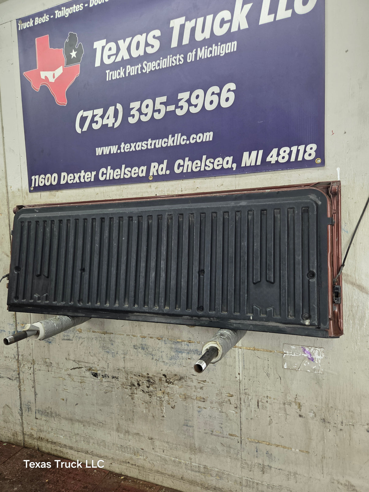 2004-2012 Nissan Titan Tailgate