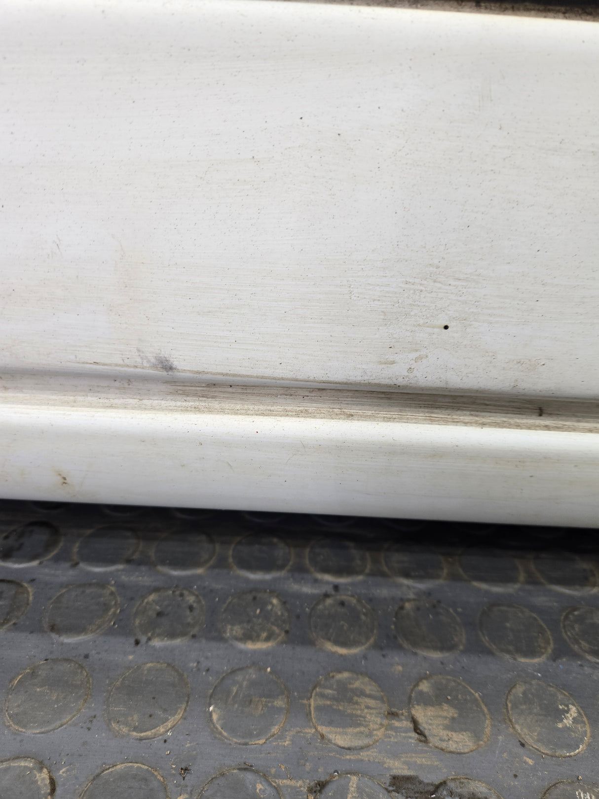 1999-2006 Chevrolet Silverado / GMC Sierra 1500 2500 3500 HD Front Driver Side Door LH