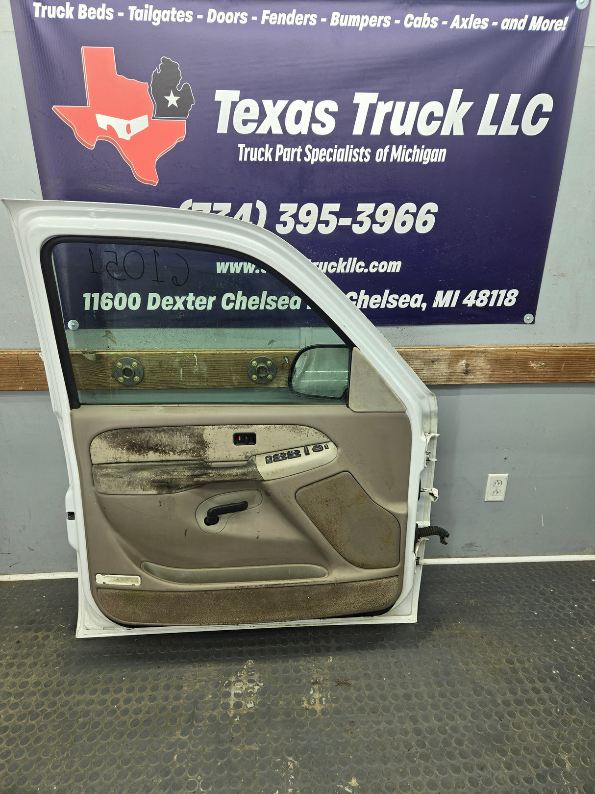 1999-2006 Chevrolet Silverado / GMC Sierra 1500 2500 3500 HD Front Driver Side Door LH