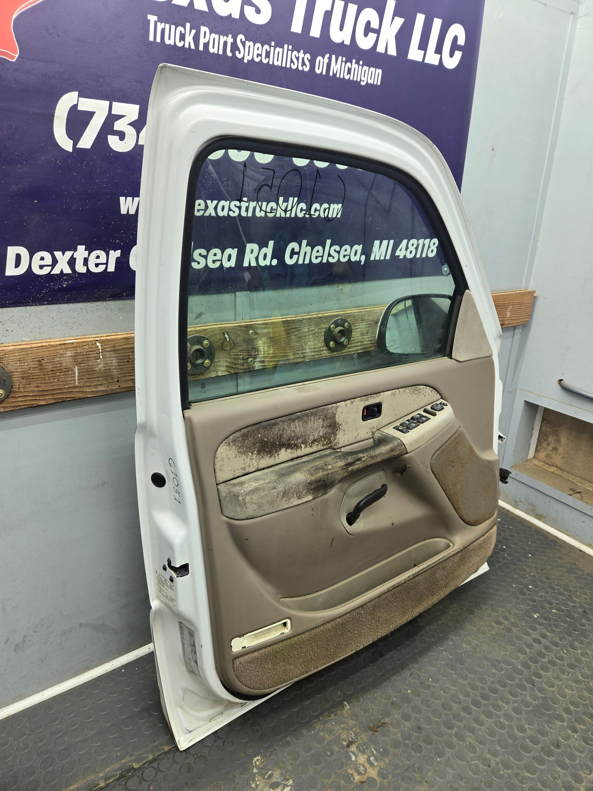 1999-2006 Chevrolet Silverado / GMC Sierra 1500 2500 3500 HD Front Driver Side Door LH