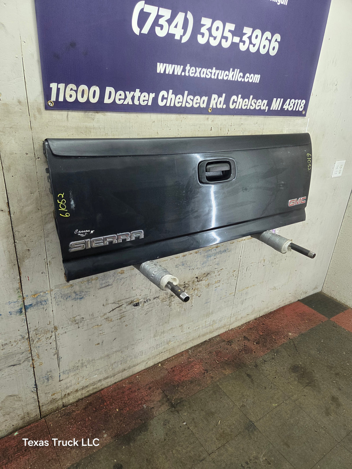 1999-2007 Chevrolet Silverado / GMC Sierra 1500 2500 3500 Tailgate