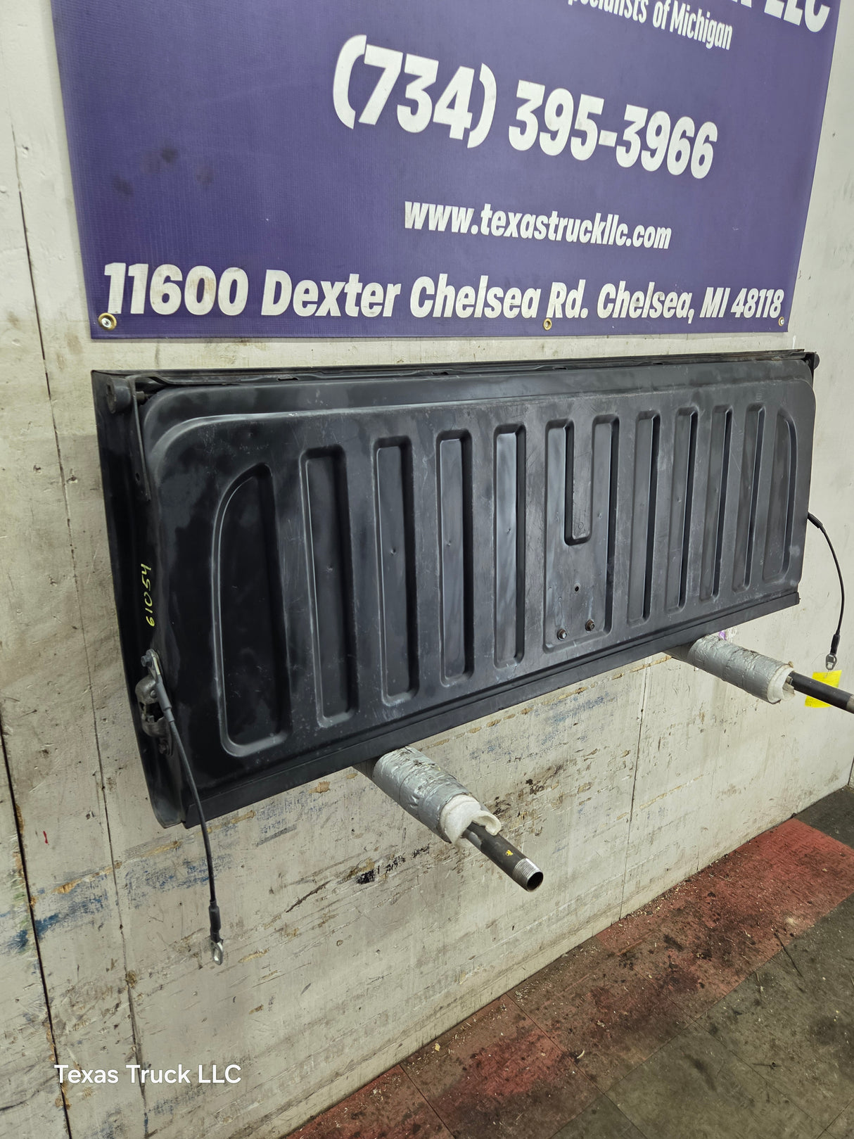 2007-2013 Chevrolet Silverado / GMC Sierra 1500 2500 3500 HD Tailgate