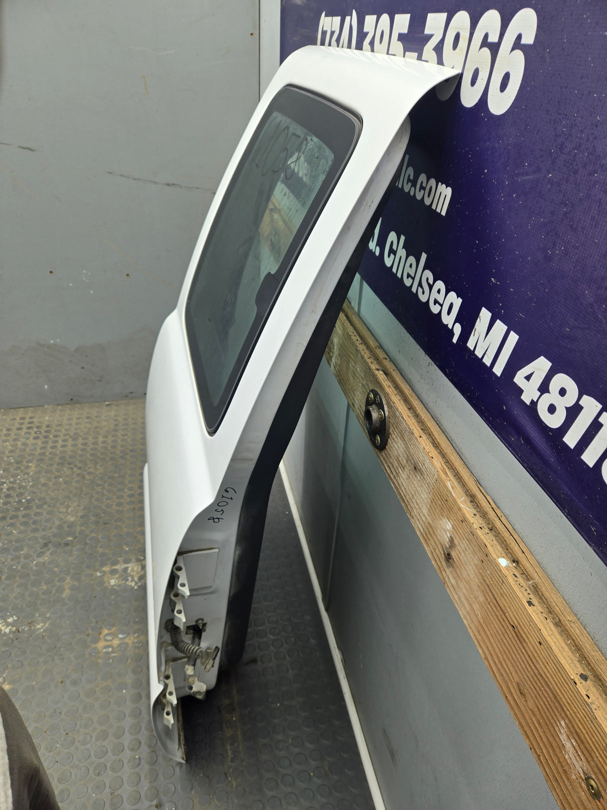2003-2005 Ford Ranger Passenger Side Front Right Hand Door