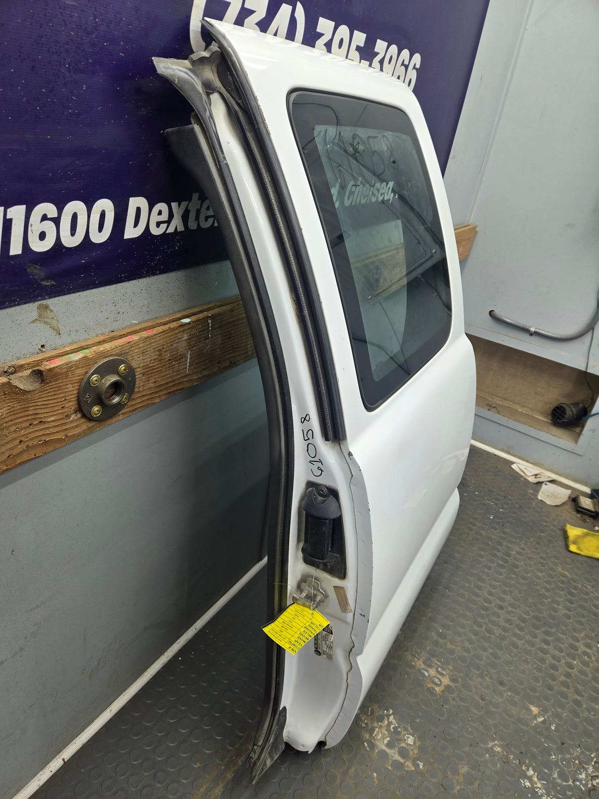 2003-2005 Ford Ranger Passenger Side Front Right Hand Door
